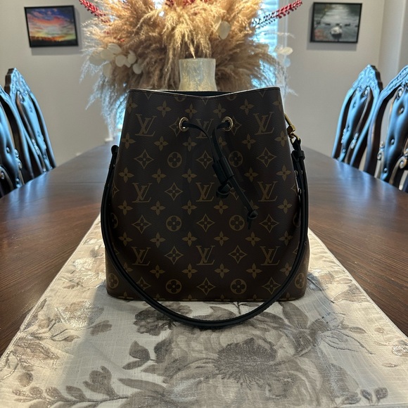 🎀SOLD🎀 Louis Vuitton NéoNoé MM - Picture 2 of 7